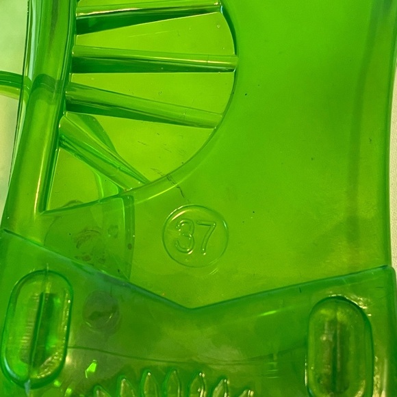 Unbranded avocado sandals, euro 37 or US 6-6.5, super cute, new without tags - Picture 6 of 6